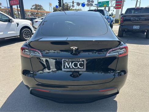 Used 2022 Tesla Model Y Long Range AWD/4WD image 12