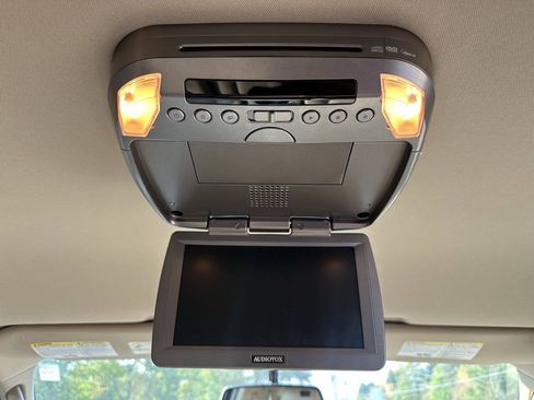 Used 2011 Nissan Pathfinder Silver AWD/4WD image 29