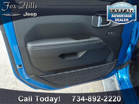 Used 2022 Jeep Wrangler Unlimited Sahara image 14