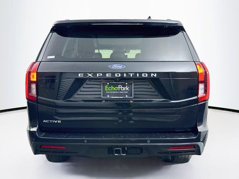 Used 2025 Ford Expedition Active AWD/4WD image 7