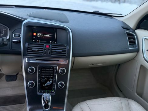 Used 2015 Volvo XC60 T5 Platinum FWD image 28
