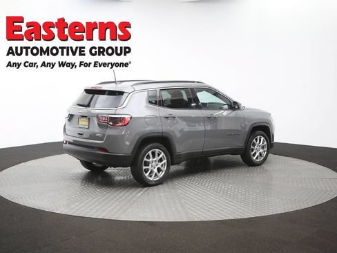 Used 2023 Jeep Compass Latitude AWD/4WD image 40