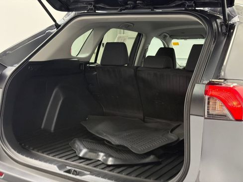 Used 2023 Toyota RAV4 LE AWD/4WD image 7