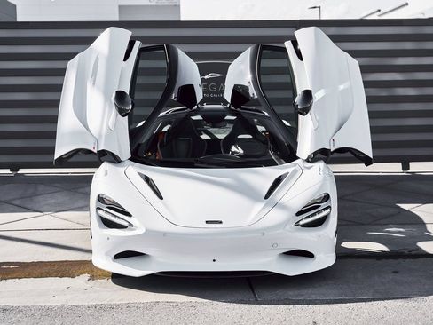 Used 2024 McLaren 750S RWD image 21