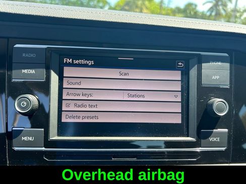 Used 2024 Volkswagen Jetta SE FWD image 13
