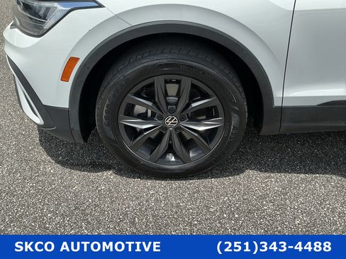 Used 2024 Volkswagen Tiguan SE FWD image 12