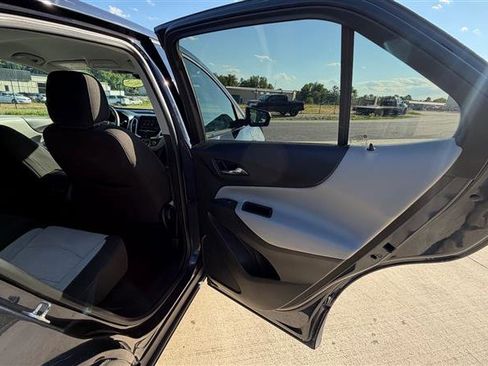 Used 2019 Chevrolet Equinox LS w/ LS Convenience Package AWD/4WD image 14