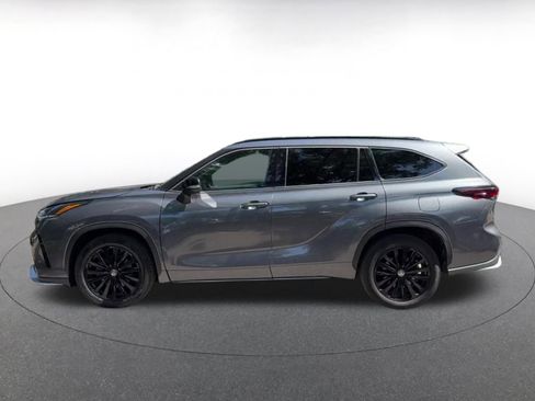 Used 2025 Toyota Highlander XSE AWD/4WD image 9