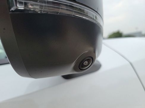 New 2025 Nissan Kicks SR w/ SR Premium Package image 11