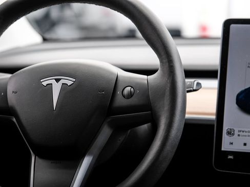 Used 2021 Tesla Model Y Long Range AWD/4WD image 21