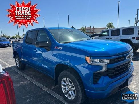 Used 2022 Chevrolet Silverado 1500 RST w/ Z71 Off-Road Package AWD/4WD image 3