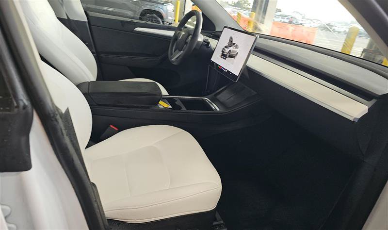 Used 2023 Tesla Model Y Long Range AWD/4WD image 7