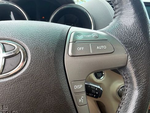 Used 2010 Toyota Highlander Limited AWD/4WD image 17