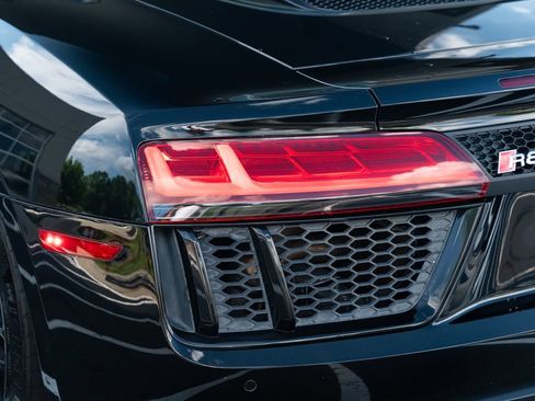 Used 2018 Audi R8 V10 AWD/4WD image 19