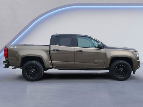 Used 2016 Chevrolet Colorado W/T w/ WT Convenience Package AWD/4WD image 2