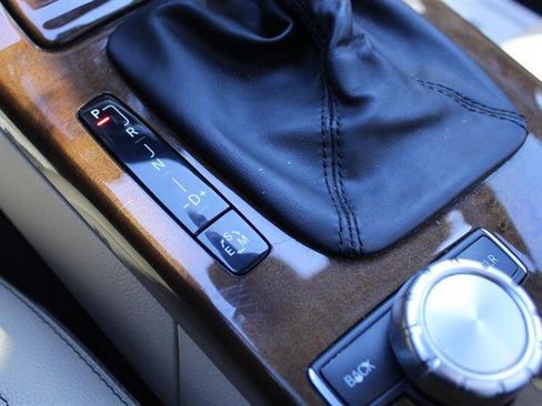 Used 2015 Mercedes-Benz SLK 250 w/ Premium Package image 30