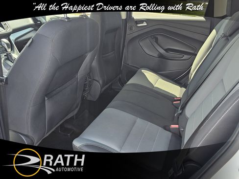 Used 2016 Ford Escape SE w/ Equipment Group 201A AWD/4WD image 17
