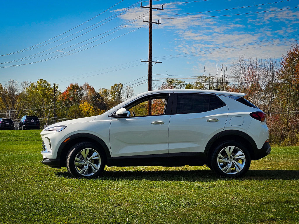Used 2025 Buick Encore GX Preferred AWD/4WD image 7