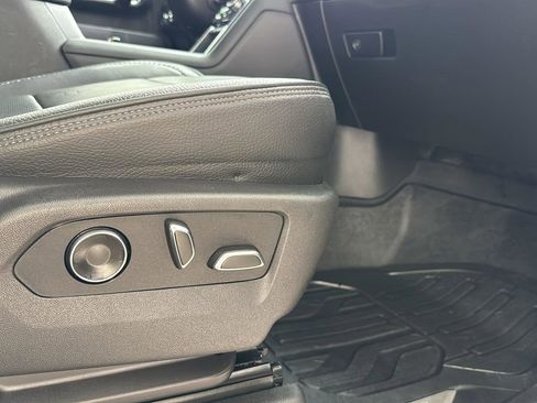 Used 2024 GMC Sierra 2500 Denali w/ Denali Reserve Package image 25