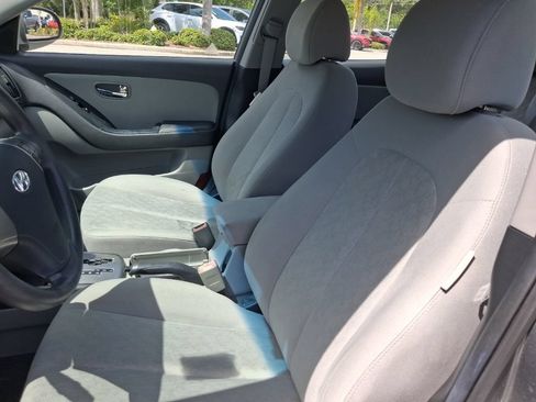 Used 2010 Hyundai Elantra GLS FWD image 17