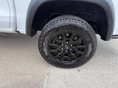 Used 2024 Chevrolet Colorado Trail Boss AWD/4WD image 35