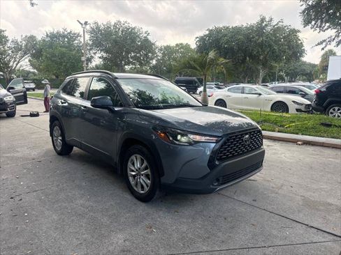 Used 2023 Toyota Corolla Cross LE FWD image 4