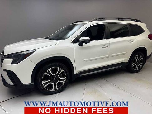 Used 2023 Subaru Ascent Limited w/ Technology Package AWD/4WD image 3