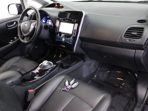 Used 2015 Nissan Leaf SL w/ Premium Package FWD image 29