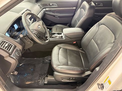 Used 2019 Ford Explorer Sport w/ Equipment Group 401A AWD/4WD image 5