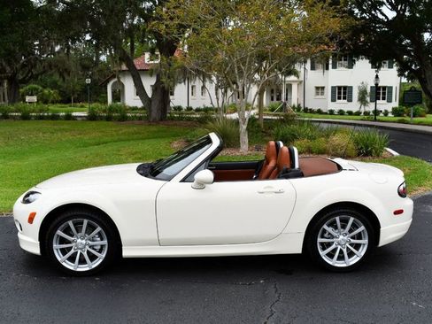 Used 2007 MAZDA MX-5 Miata Grand Touring w/ Premium Pkg image 22