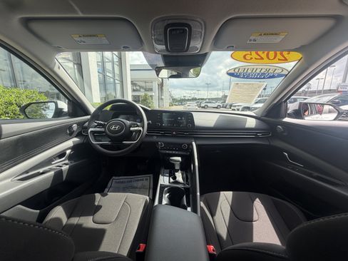 Certified 2025 Hyundai Elantra Hybrid FWD image 20