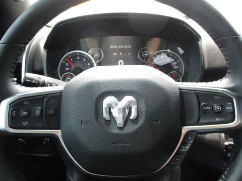 Used 2024 RAM 1500 Big Horn AWD/4WD image 11