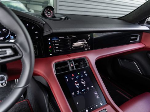 New 2026 Porsche Taycan Turbo AWD/4WD image 30