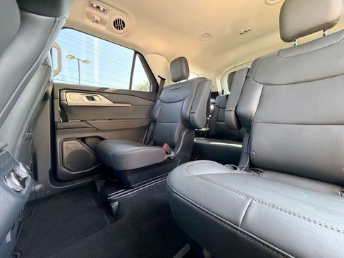 Certified 2025 Ford Explorer Active w/ Active Comfort Package RWD image 18