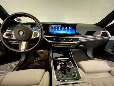 Certified 2023 BMW X7 xDrive40i w/ M Sport Package image 11