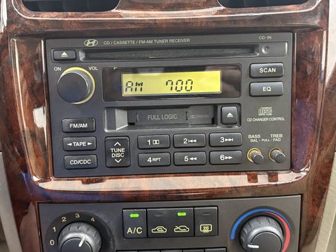 Used 2003 Hyundai Sonata GLS FWD image 15