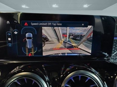 New 2025 Mercedes-Benz GLB 250 4MATIC image 21