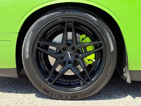 Used 2015 Dodge Challenger R/T w/ Quick Order Package 22B R/T RWD image 27