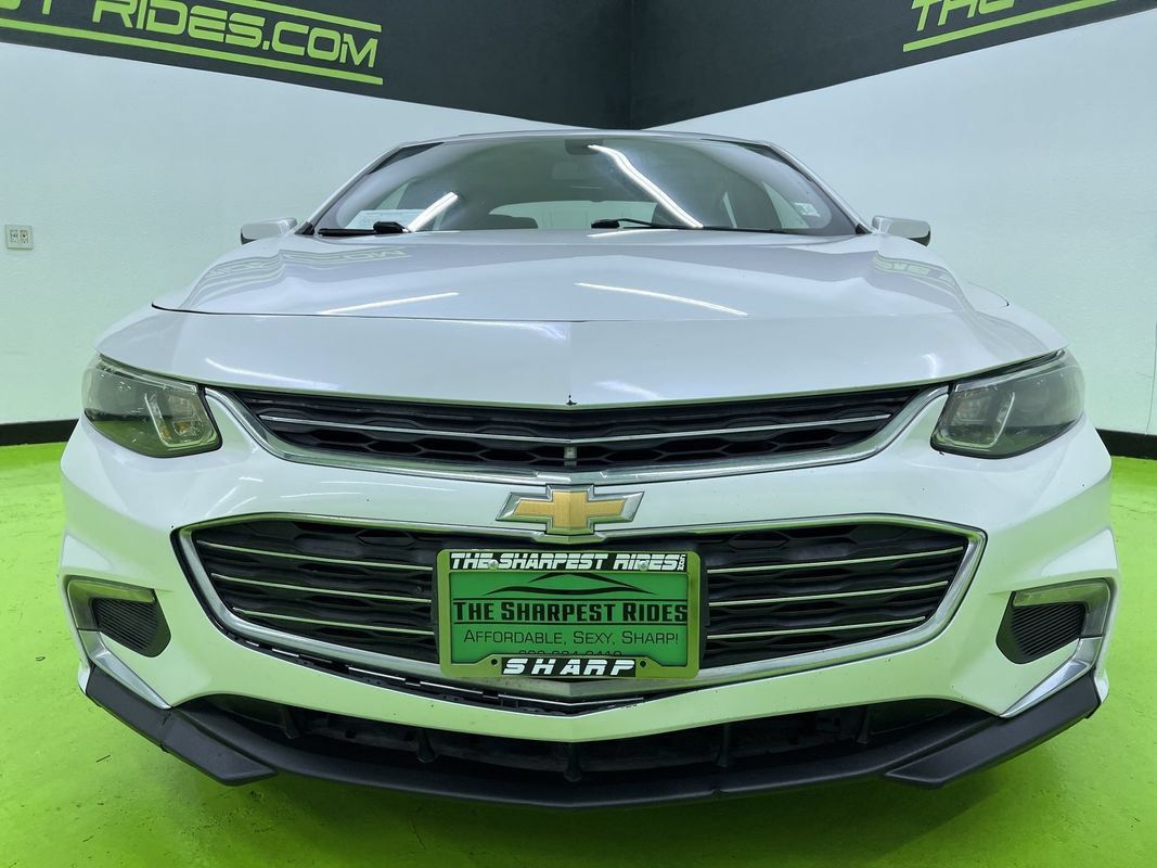 Used 2017 Chevrolet Malibu LT FWD image 3