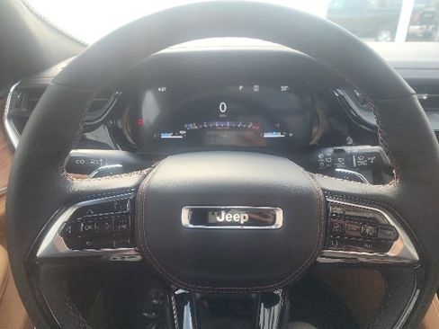 New 2026 Jeep Grand Cherokee L Summit w/ Rear Seat Video Group I AWD/4WD image 17