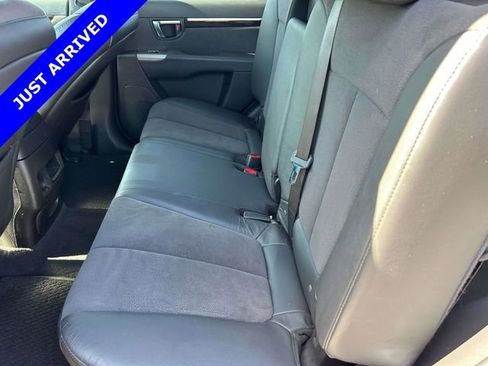Used 2011 Hyundai Santa Fe SE FWD image 18