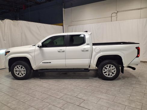 Used 2024 Toyota Tacoma SR5 image 6