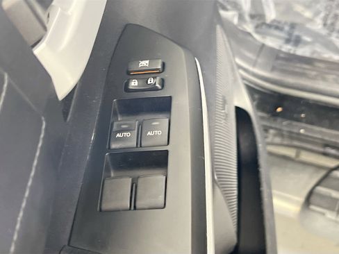 Used 2016 Toyota Tundra Limited image 18