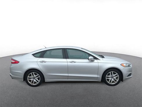 Used 2014 Ford Fusion SE image 9