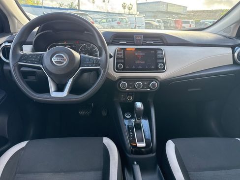 Used 2021 Nissan Versa SV image 9