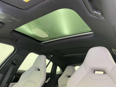 Used 2024 Porsche Panamera 4 image 18