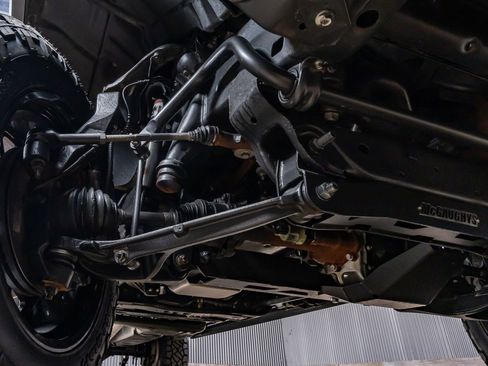 Used 2025 GMC Sierra 2500 AT4X image 14