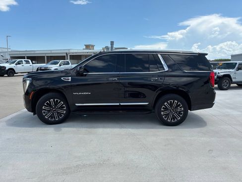 Used 2025 GMC Yukon Elevation RWD image 6