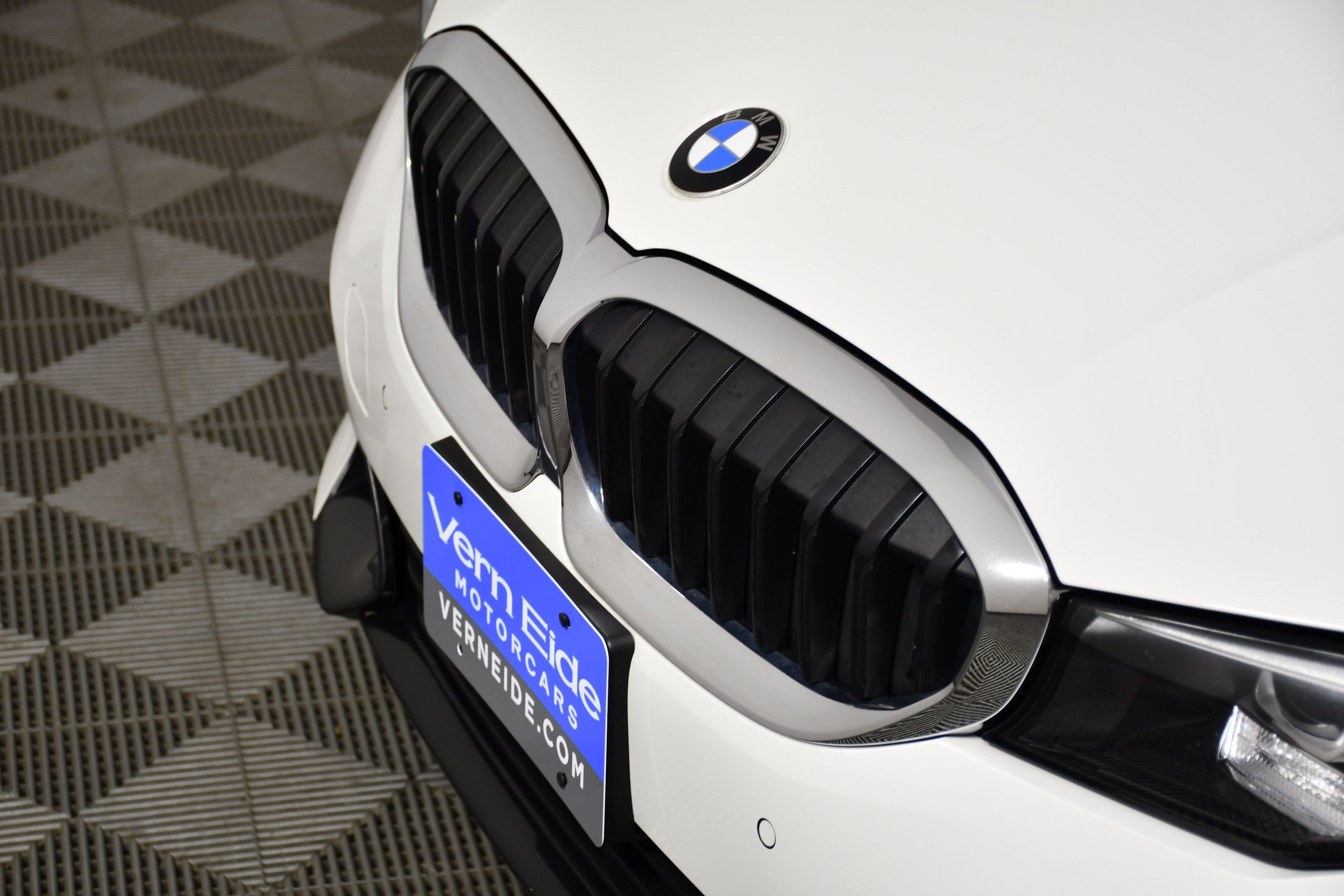 Used 2019 BMW 330i xDrive Sedan w/ Driving Assistance Package AWD/4WD image 11