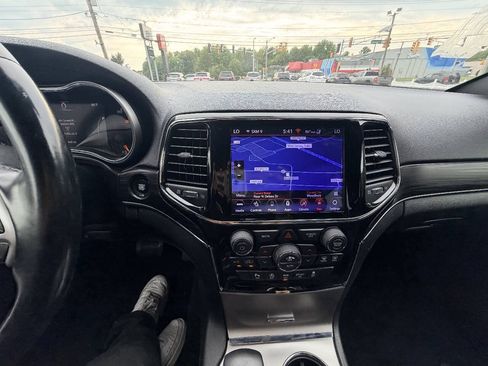 Used 2019 Jeep Grand Cherokee Limited w/ Luxury Group II AWD/4WD image 3
